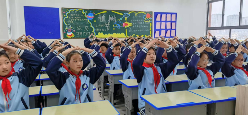 泗县舞蹈学校的教学特色与传统艺术教育的比较